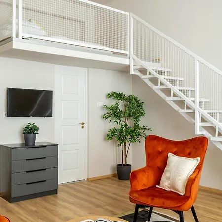 Apartment Fusion In Downtown *