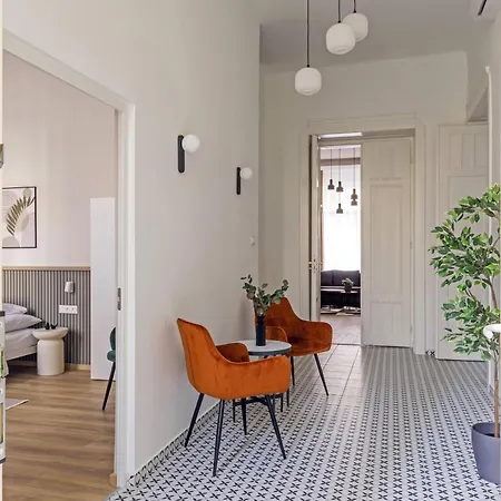 Apartment Fusion In Downtown Budapest